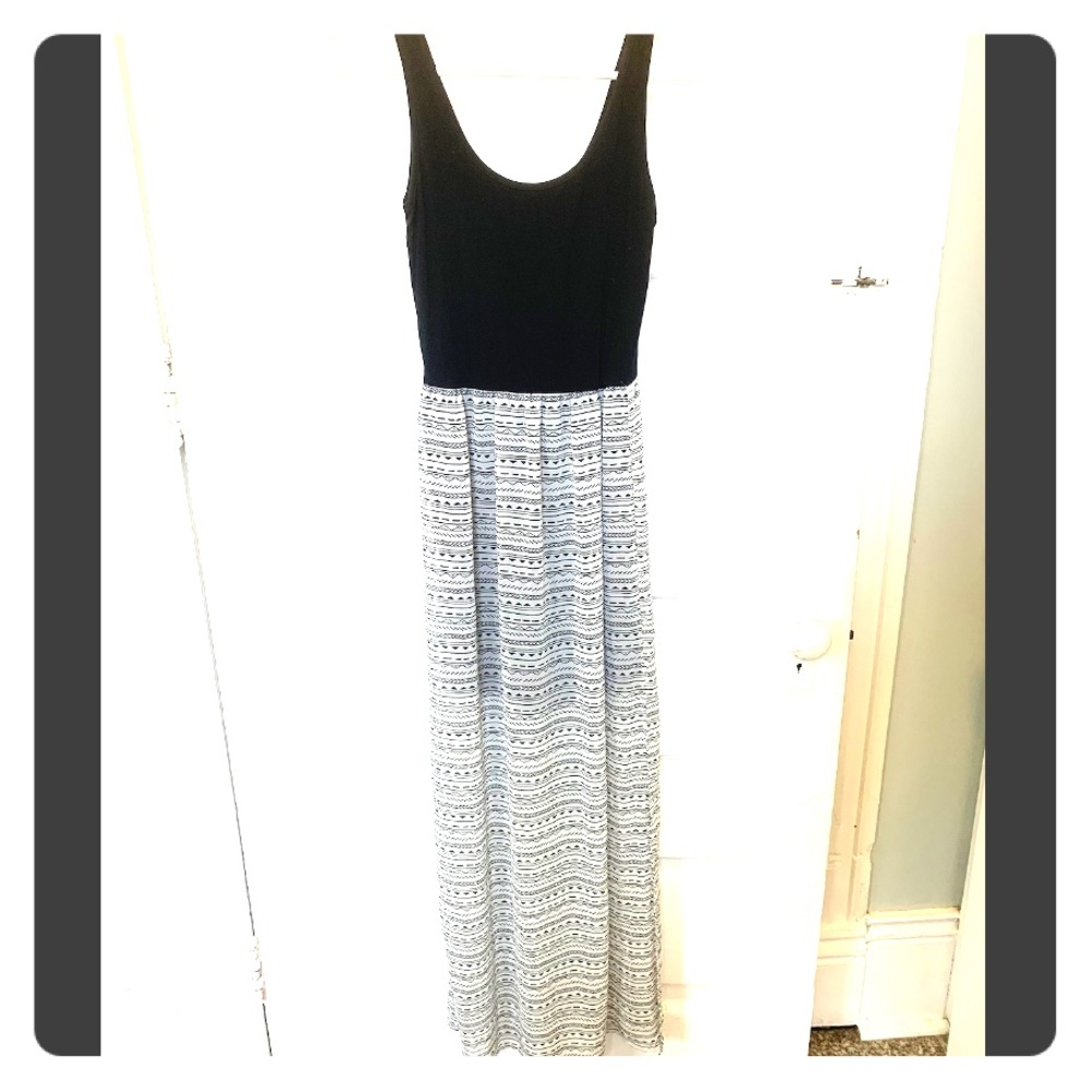 Black pattern dress- size SM